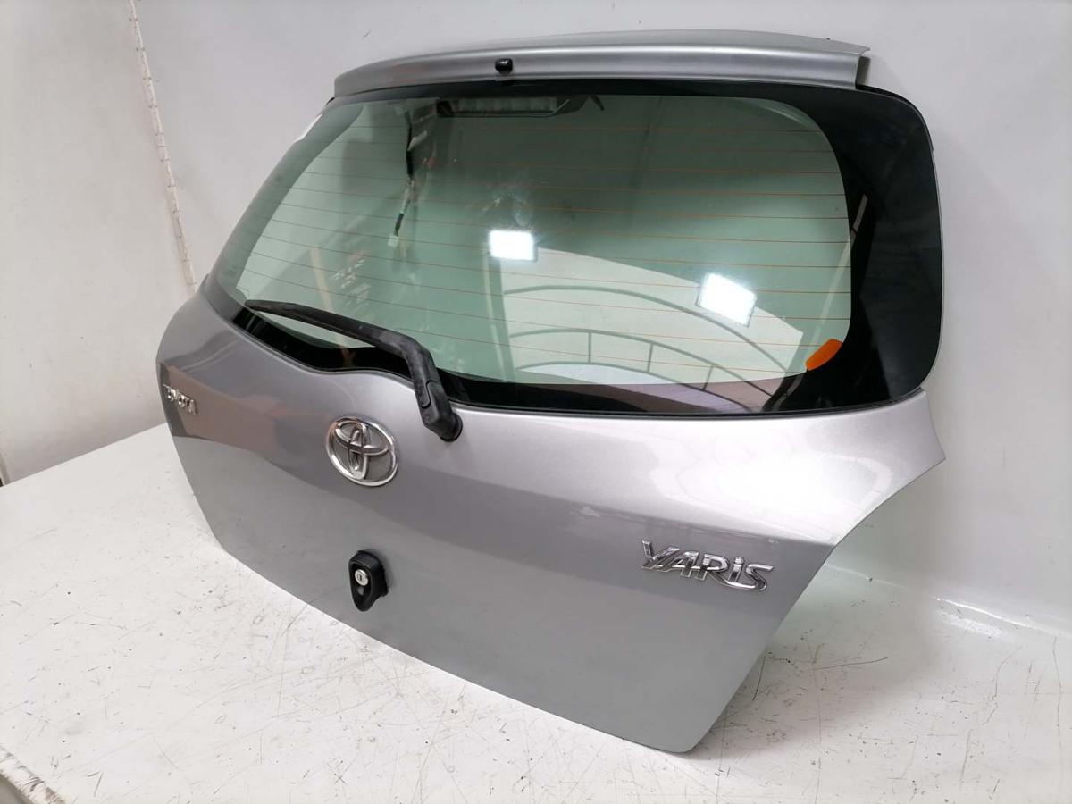 Toyota Yaris original Heckklappe mit Heckscheibe 1F8 Medium Silver Bj.2011